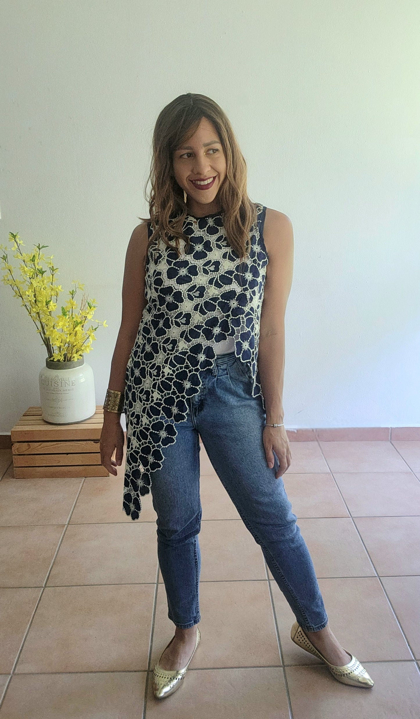 *****Floral Asymmetric Lace Sleeveless Top