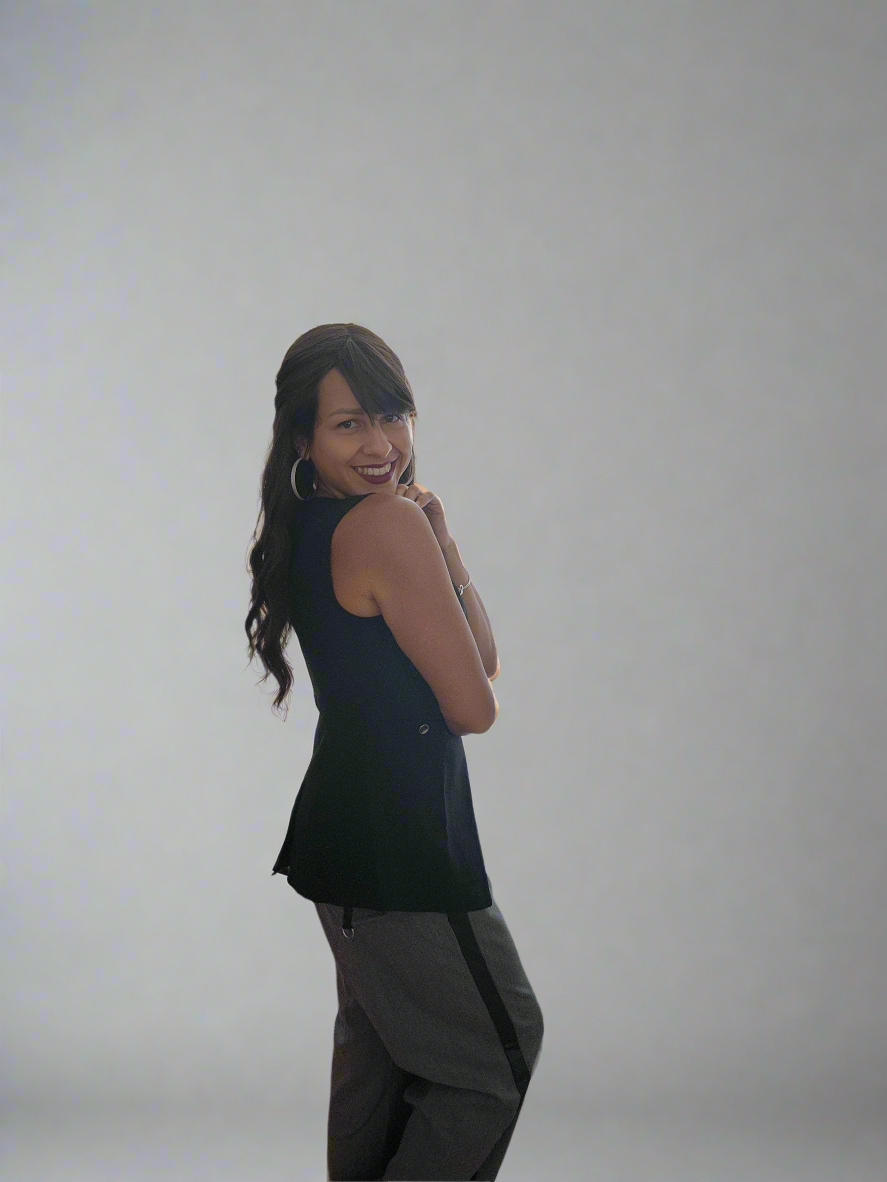 ***Tailored vest with button details [Last one]