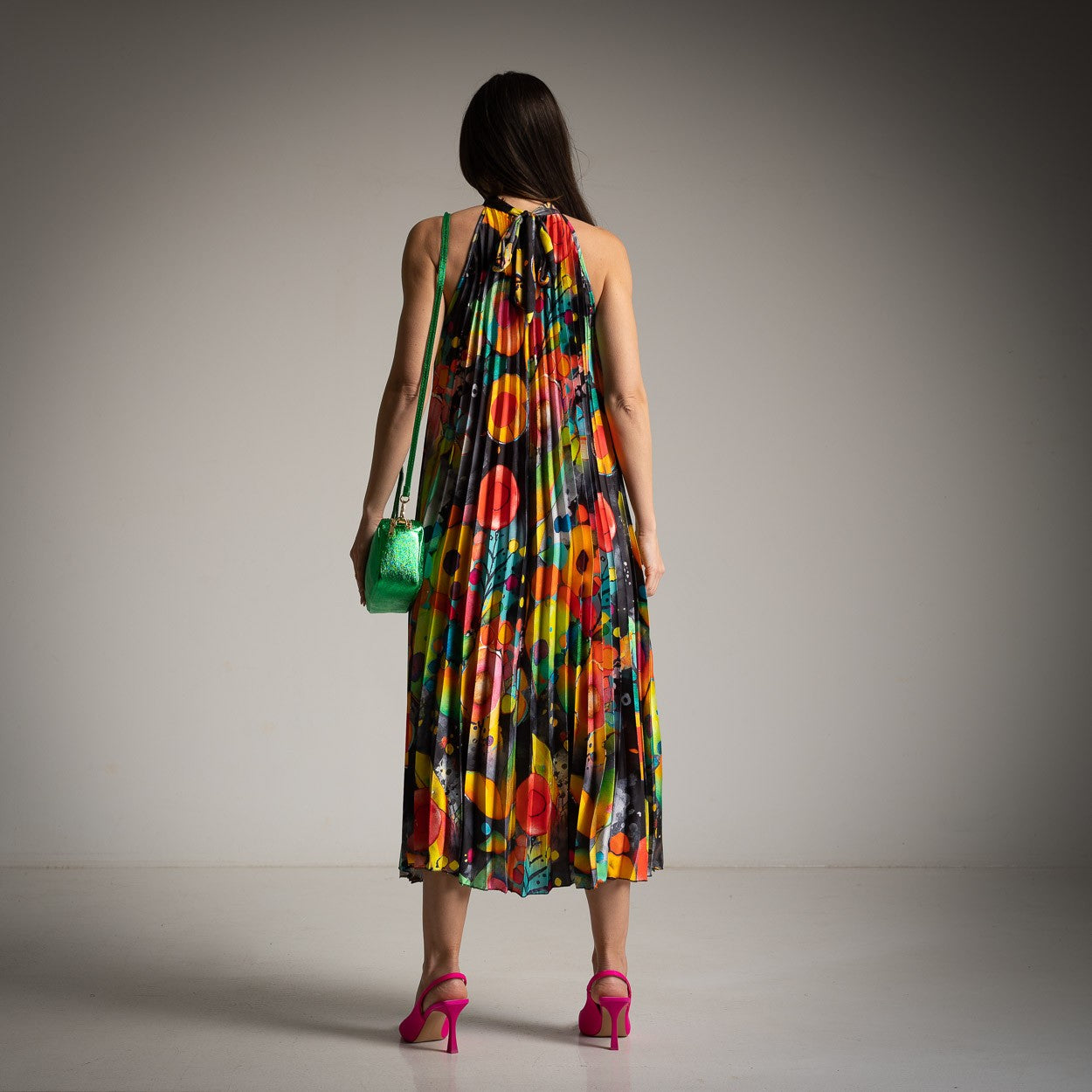 ****Halter pleated midi dress [black]