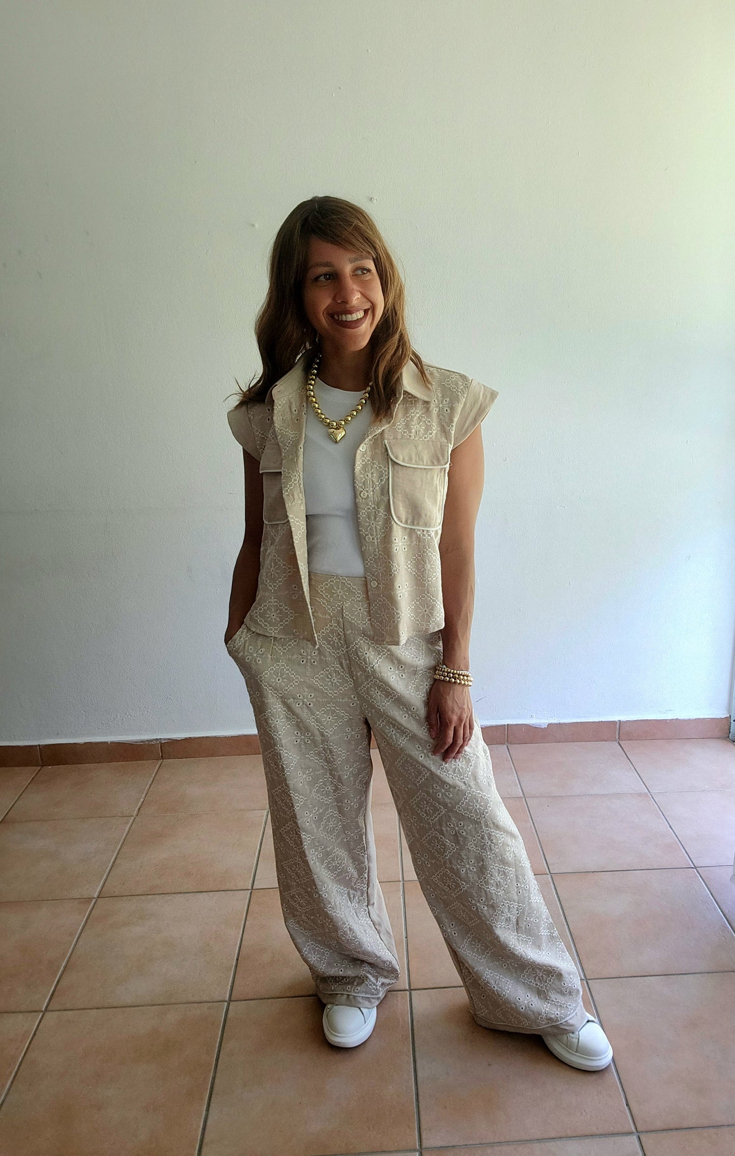 ******Embroidered tan set]