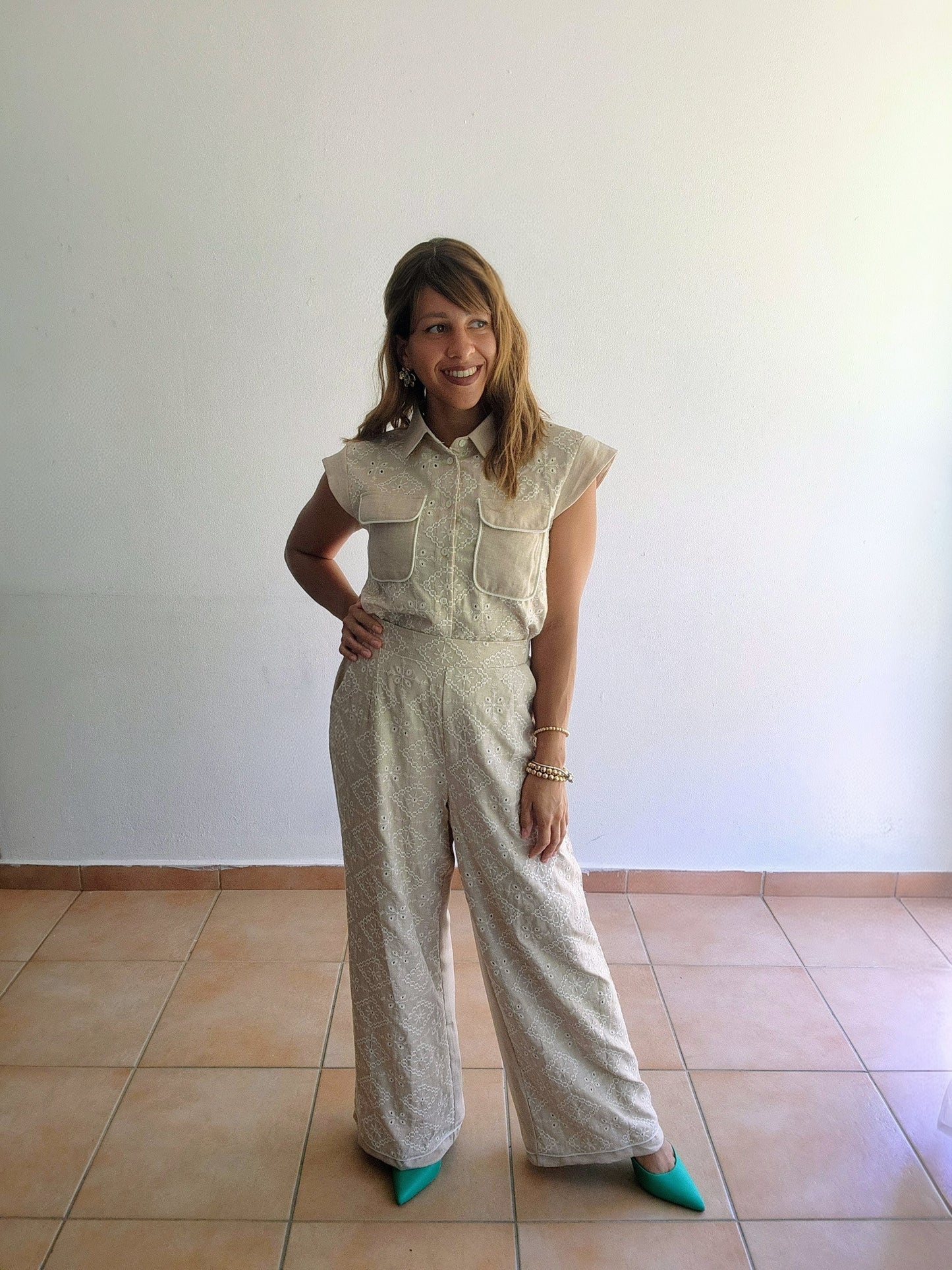 ******Embroidered tan set]